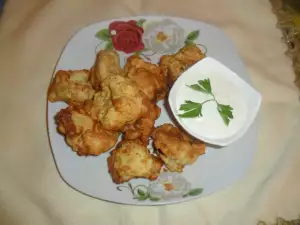 Хапки от карфиол с домашен сос