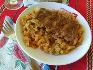 Зеле със свински ребърца