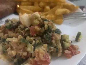 Салата със спанак и булгур