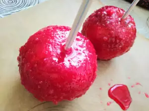 Шекерени ябълки