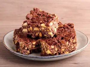 Най-лесният сладкиш без печене - с шоколад и бисквити