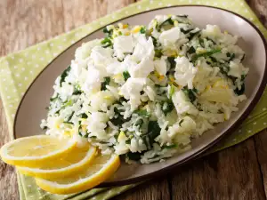 Спанак с ориз, пресен лук и фета (Спанакоризо)