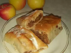 Ябълков щрудел с готови кори