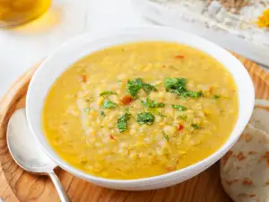 Домашна супа от червена леща