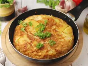 Испанска тортиля с картофи - сочна и вкусна