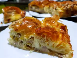 Баница с кайма, праз и сирене