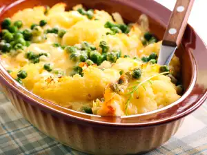 Запеканка с карфиол и грах на фурна