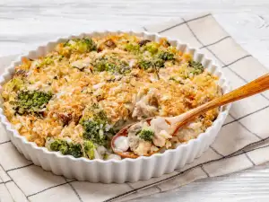 Запеканка с пиле, броколи и гъби