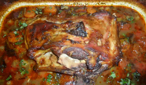Печено агнешко месо със зелен лук