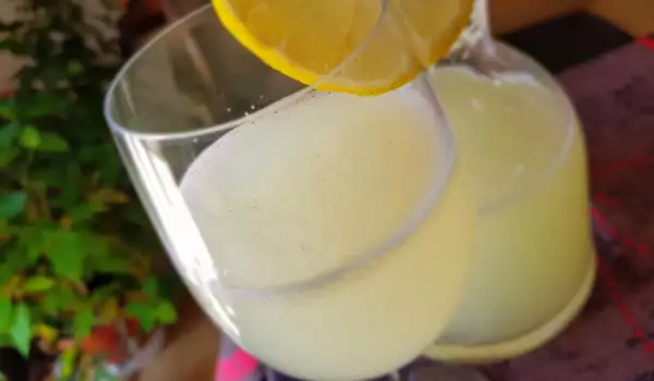 Домашна лимонада при повишена киселинност