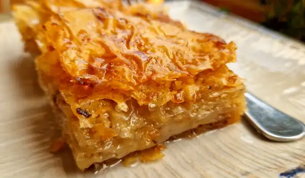 Сочна баклава с готови кори
