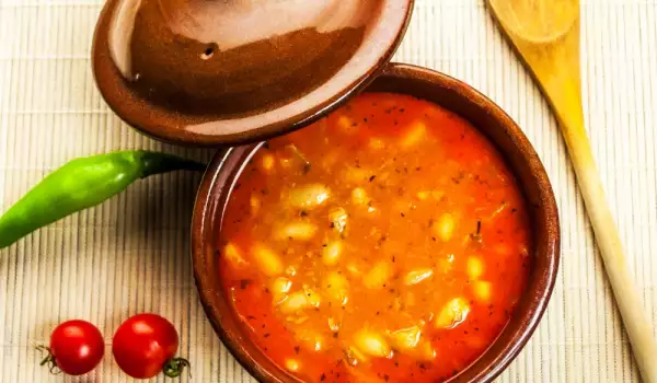 Супа с колбас, фасул и царевица