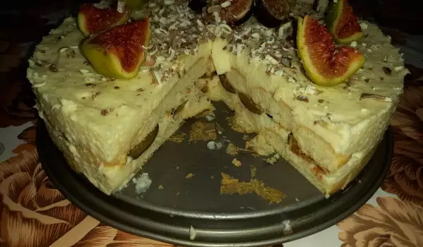 Бишкотена торта със смокини