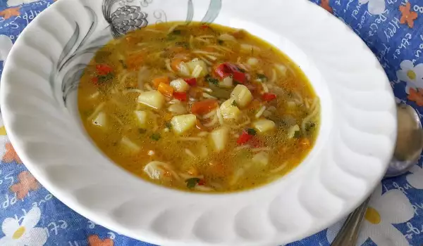 Зеленчукова супа с фиде и картофи