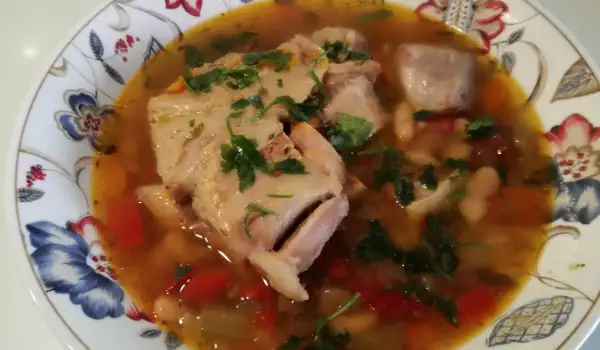 Свинска супа с фасул