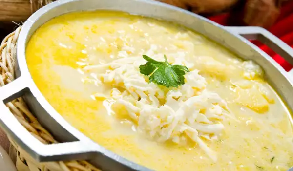 Млечна супа с ориз и сирене