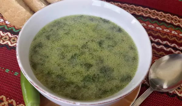 Застроена супа от спанак