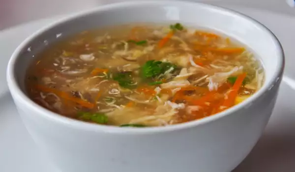 Морковена супа с рулца от раци
