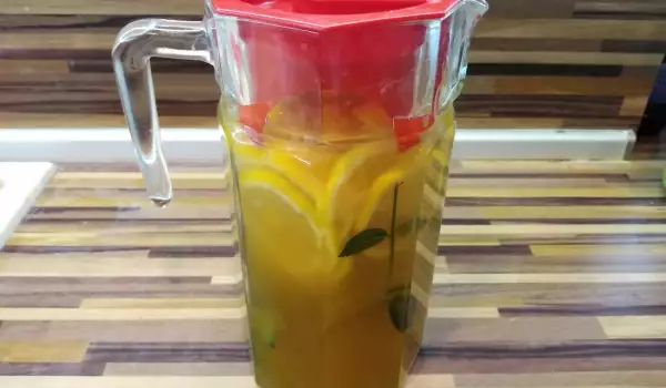 Свежа домашна лимонада