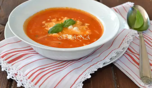 Доматена супа с фиде и сирене