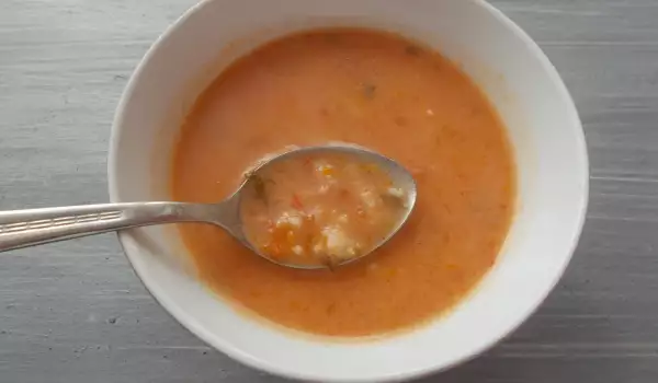 Икономична супа с домат и ориз