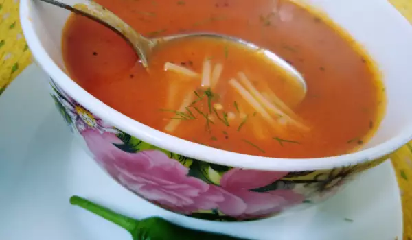 Доматена супа със запържено фиде