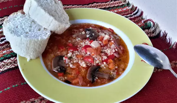 Гъбена супа със зеленчуци и булгур