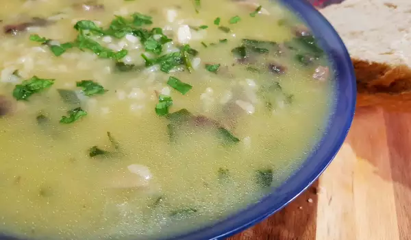 Спаначена супа с печурки и ориз