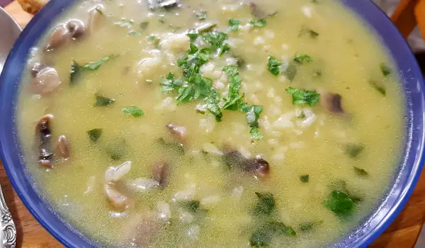 Спаначена супа с печурки и ориз
