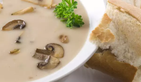 Вкусна гъбена супа със сметана