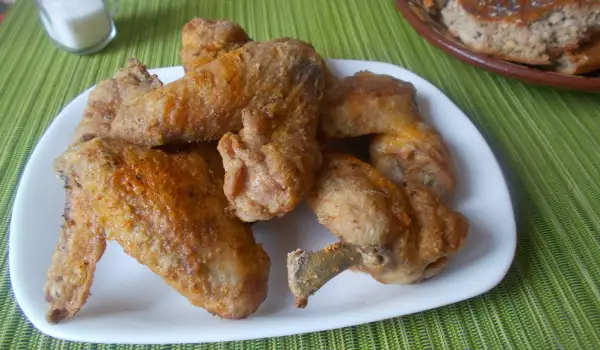 Печени пилешки крилца с брашно