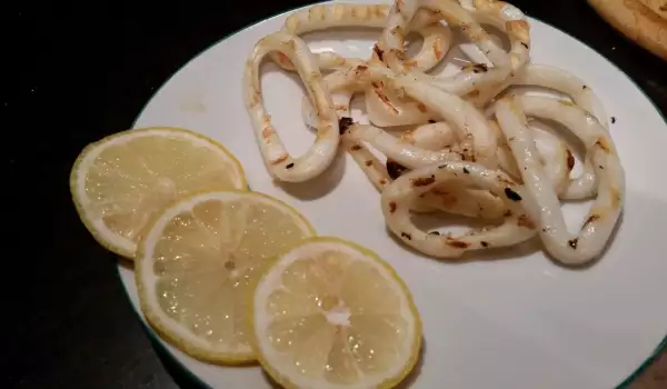 Гриловани калмари с лимон