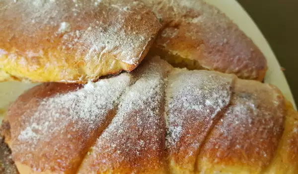Пухкави канелени кифлички