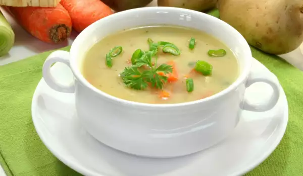 Млечна супа със зеленчуци и пармезан