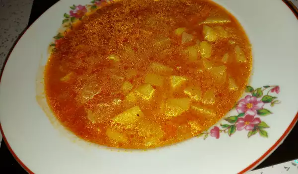 Картофена супа с доматено пюре