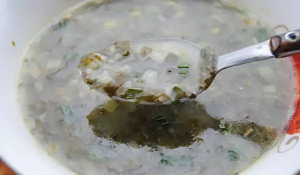 Зелена супа с лапад и праз