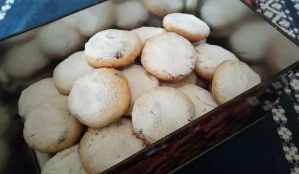 Маслени бисквити с кокос и сушени плодове