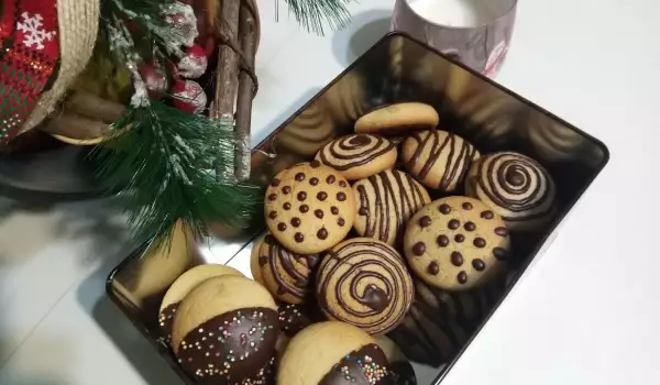 Коледни медени бисквити с шоколад