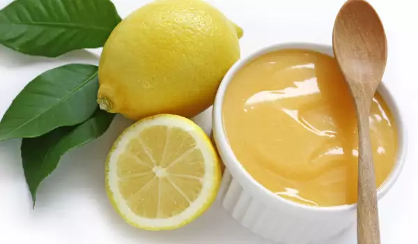 Лимонено сорбето с праскови