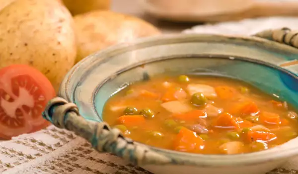 Лятна зеленчукова супа