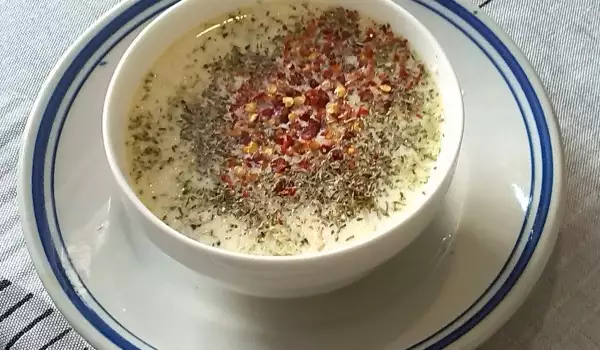 Млечна супа с тиквички и картофи