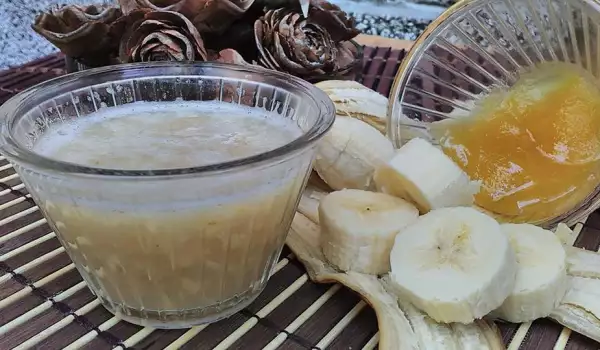 Банан с мед и вода срещу кашлица