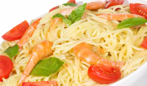 Спагети със скариди и бяло вино