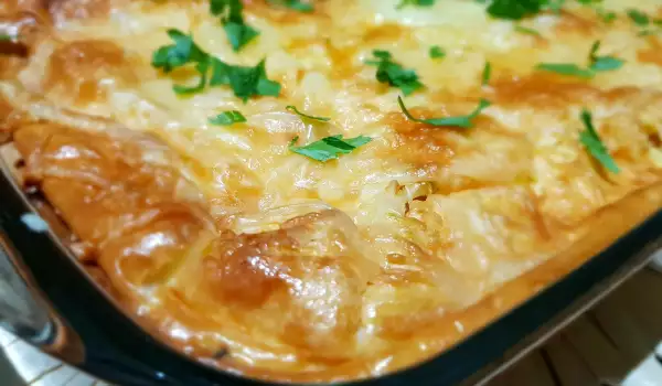 Огретен с картофи, сирене и яйца