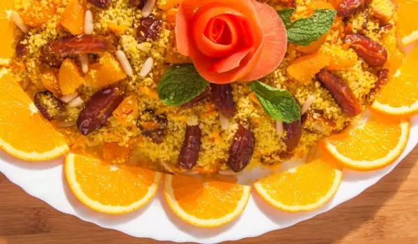 Мароканска салата с фурми и портокал