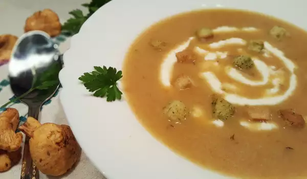 Пасирана супа с пачи крак и картофи