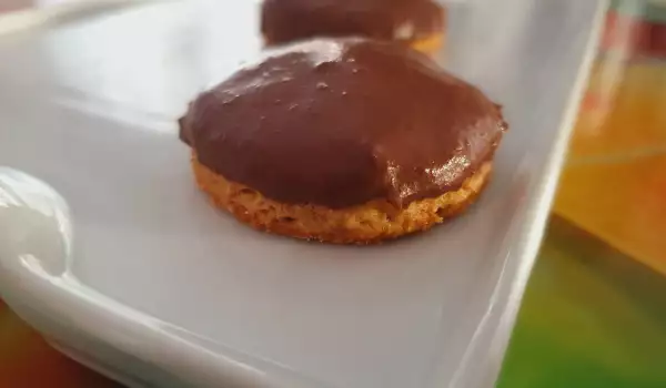 Пълнозърнести бисквити с глазура от шоколад