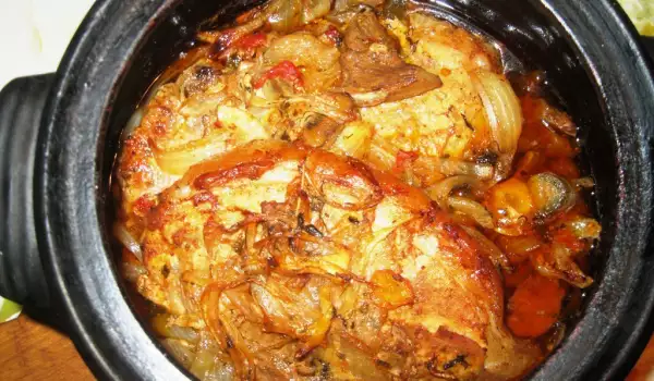 Печено свинско филе със зеленчуци и билков сос