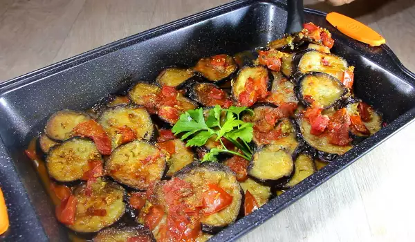 Печени патладжани с домати на фурна