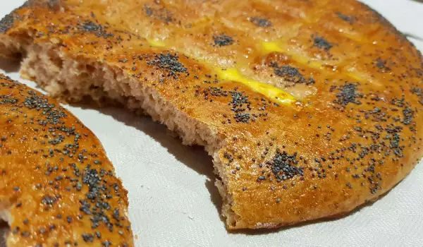 Турски пълнозърнест плосък хляб